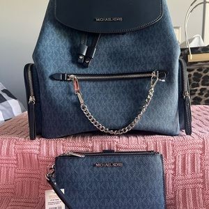 NWT Michael Kors Cargo Chain Jet Set Signature Backpack & Wallet Set Denim Blue